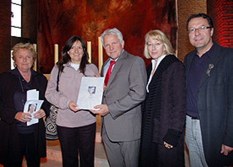 Liliana Uribe Tirado, de la Corporación Jurídica Libertad,  recibe Premio en derechos humanos