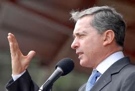 Firme  la denuncia penal contra ex presidente Álvaro Uribe Vélez y 3 de sus ministros