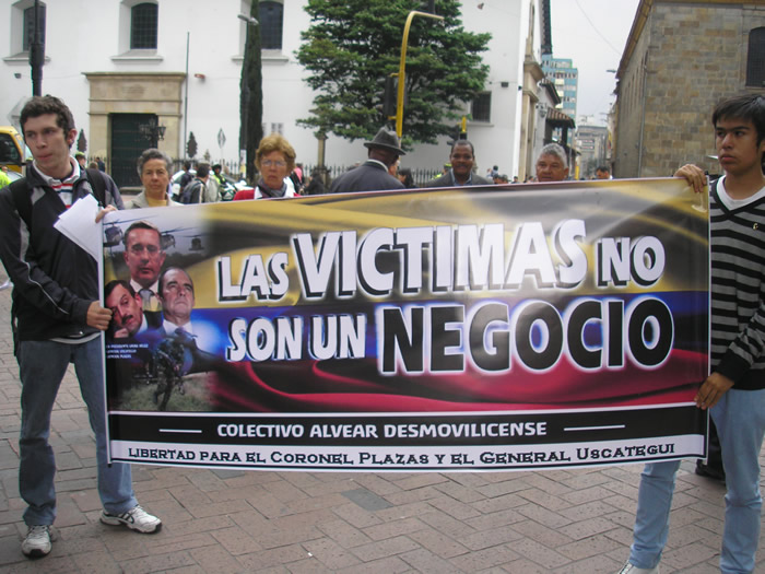Manifestantes estigmatizan la labor en defensa de los derechos humanos del Colectivo de Abogados “José Alvear Restrepo”