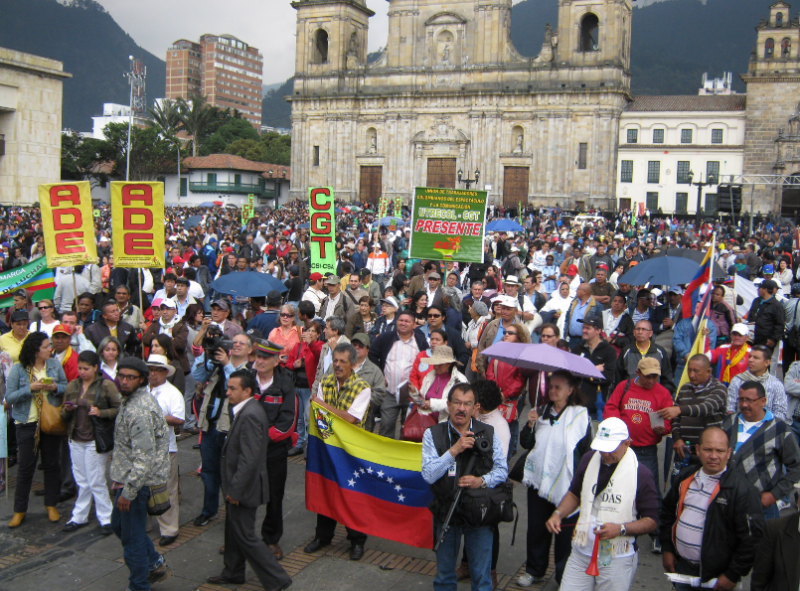 Educadores colombianos presentaron su pliego al gobierno y esperan negociación