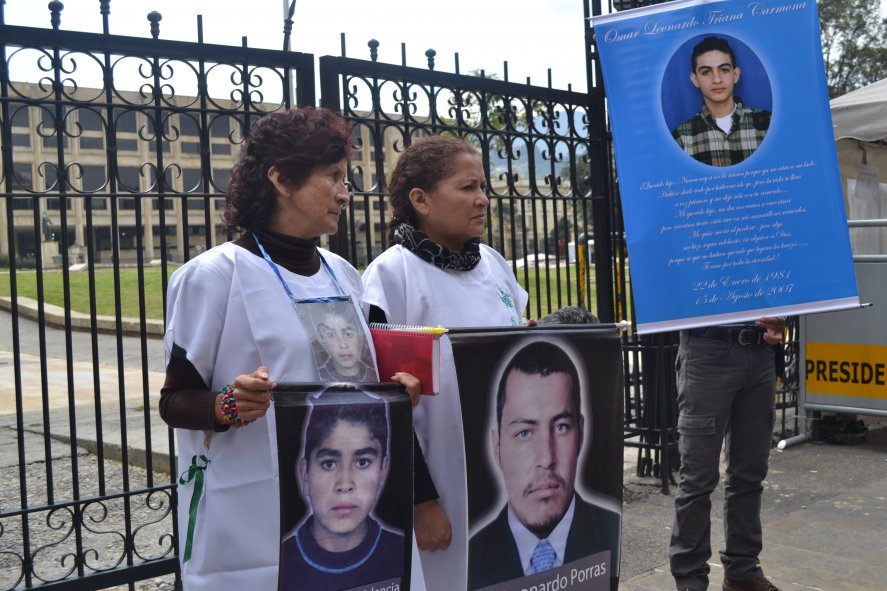 Madres de Soacha piden destitución del Ministro de Defensa