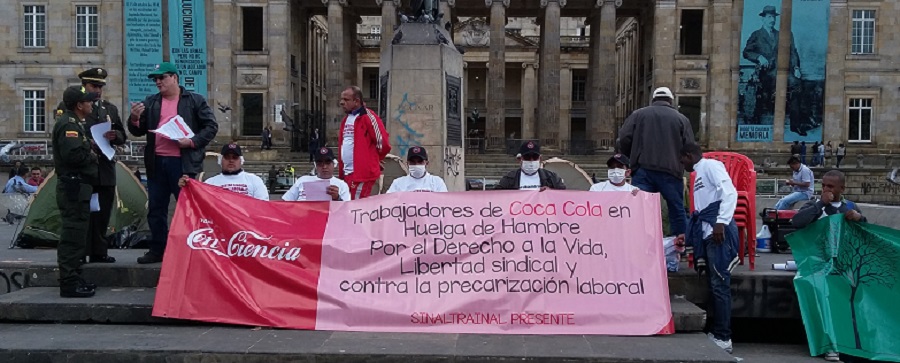 Huelga de hambre de trabajadores de Coca-Cola por inminente despido masivo y otras violaciones a sus derechos