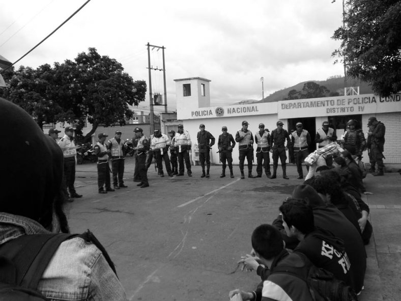Policía de Facatativá distrito IV golpea indiscriminadamente a integrantes de la casa maíz- Movimiento popular Regional