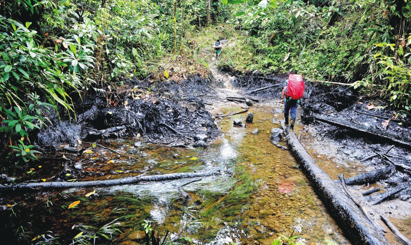 Comunidad afectada por derrame de crudo en Putumayo lleva un mes sin suministro de agua