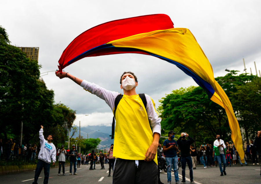 300 grupos de derechos humanos piden al Consejo de Derechos Humanos que exija el fin de la violencia contra los manifestantes en Colombia