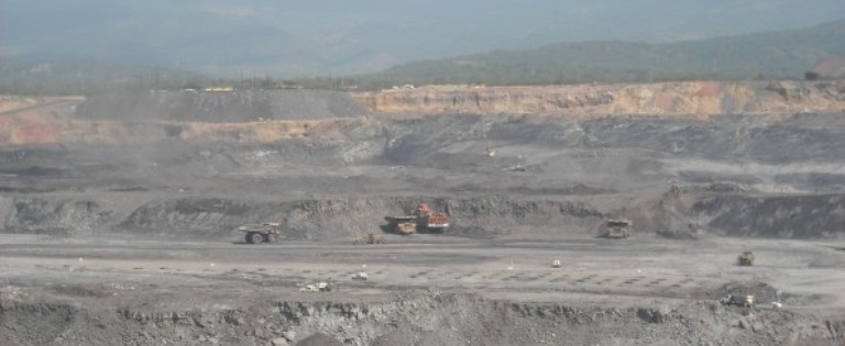OECD accepts complaints for violation of human rights and due diligence standards against multinational mining companies that own Cerrejón