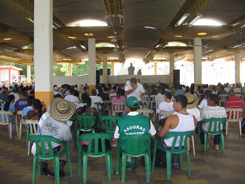 Paramilitares de los gaitanistas amenazan y extorsionan a abogado de ASOGRAS Colombia en el municipio de Sabana de Torres Santander