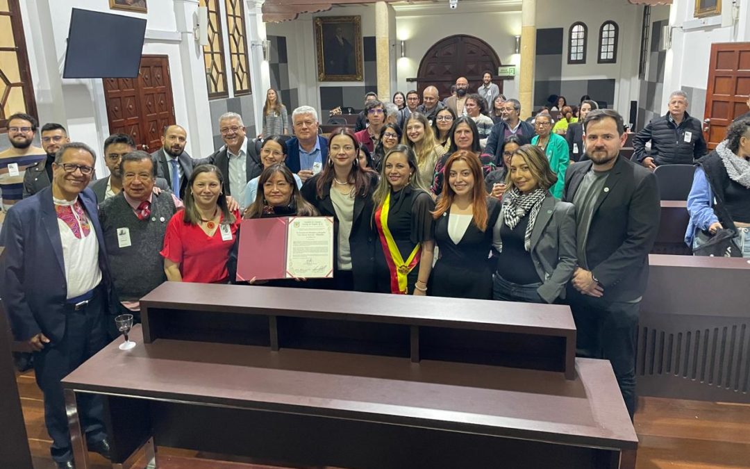 Por 45 años de trabajo en defensa de los DD.HH, el Concejo de Bogotá entregó al Cajar la Orden Civil al Mérito José Acevedo y Gómez en el grado Gran Cruz