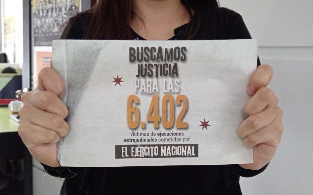 Más de 50 víctimas en Antioquia exigieron hoy avances en investigaciones contra Uribe Vélez